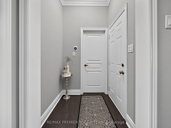 3rd image of 3 Sedgewick Pl