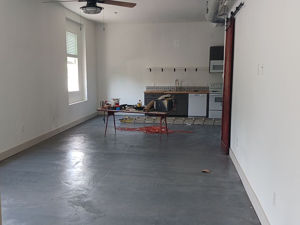 1st image of 1300 W Jackson St