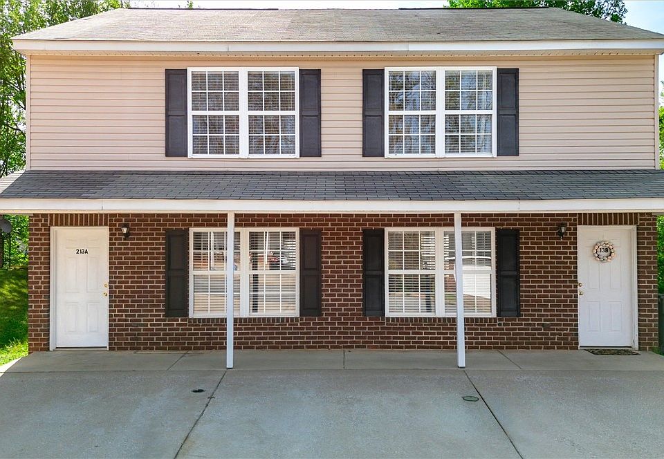 1st image of 213 Springfield Cir