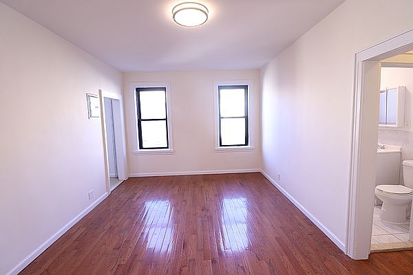 1st image of 132-70 Sanford Ave #5-D