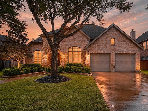 2nd image of 3814 Bluffstone Ct