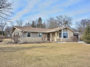 5085 S Magellan Dr, New Berlin, WI 53151