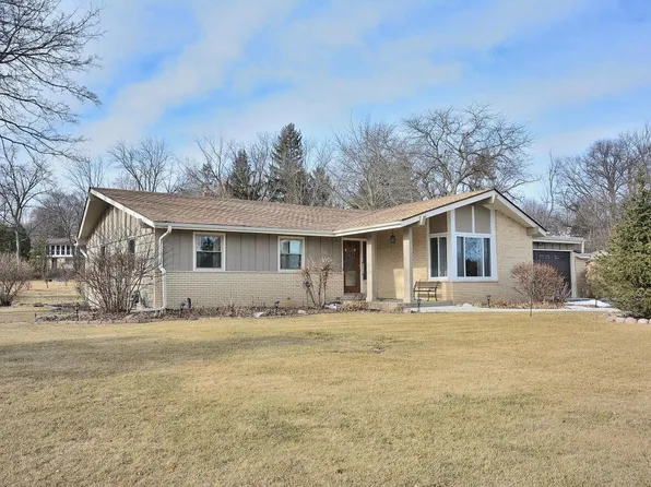 5085 S Magellan DRIVE, New Berlin, WI 53151