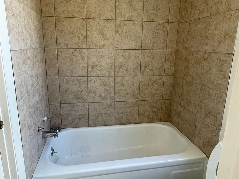 8469 Governor Dr — Photo 12