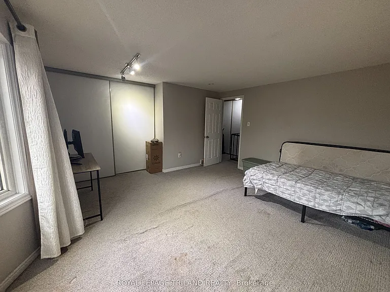 511 Admiral Dr #17 — Photo 9