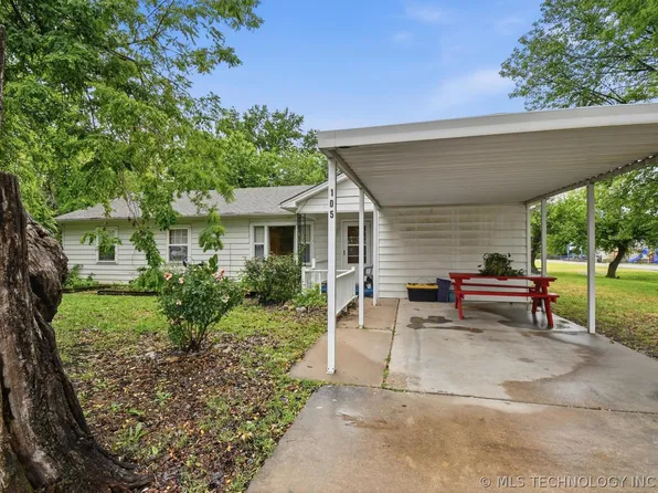 105 S Locust St, Talala, OK 74080