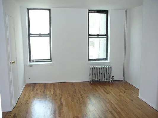 Rented by Warren T Real Estate Corp. | media 26