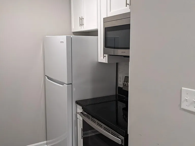 909 E Davie St #1 — Photo 7