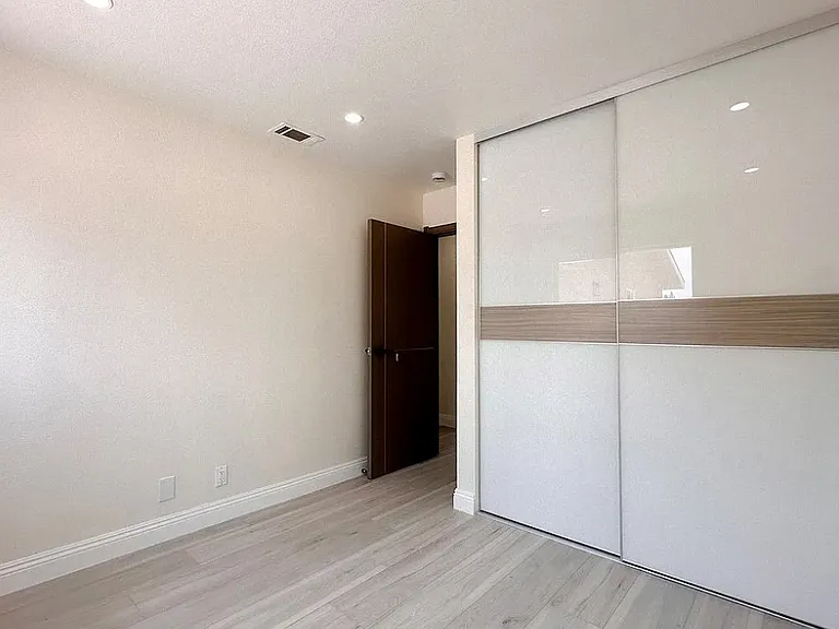 8511 Hyacinth St — Photo 5