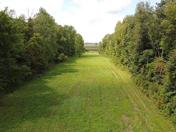 3rd image of 1100 County Rd