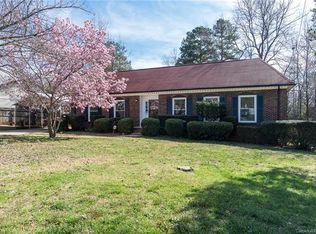 2141 Foxhunt Dr, Gastonia, NC 28054