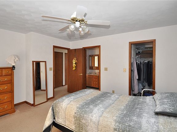 5th image of 140 Dwyer Ave #B1