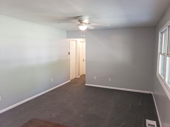 5th image of 5585 Garrett Dr