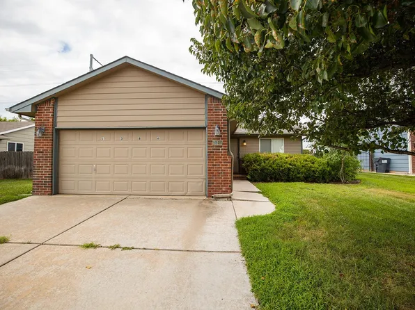 1386 N Aksarben Ct, Wichita, KS 67235
