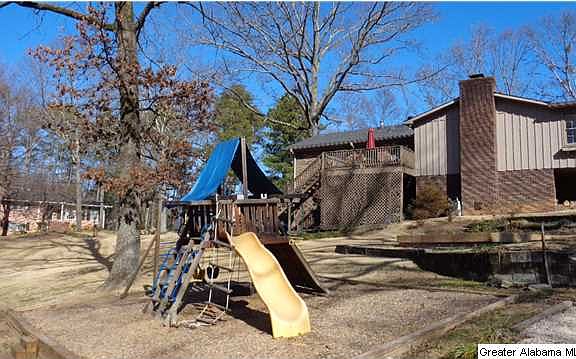 4th image of 1131 Camelot Cir