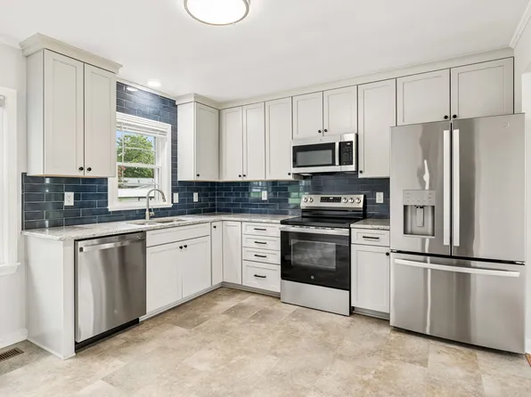 202 Jackson Heights Rd, Columbia, TN 38401