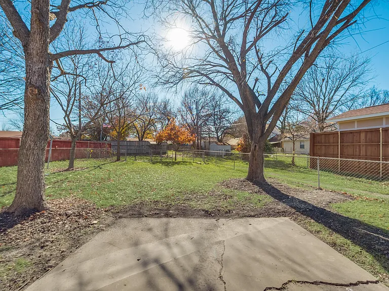 2322 English Dr — Photo 15