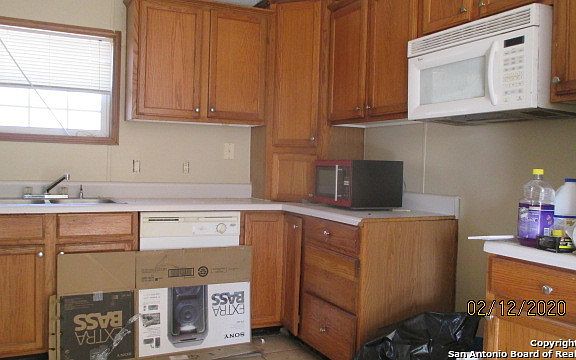 3rd image of 195 Ashford Cir