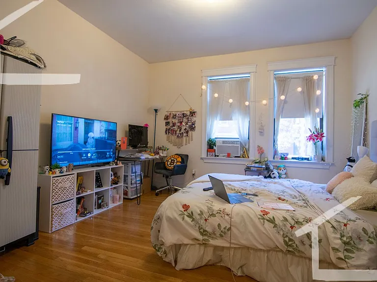 27 Glenville Ave #6 — Photo 14
