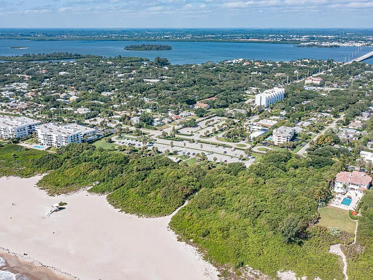 1715 Ocean Dr #3B — Photo 44