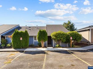 350 NE Evergreen Ct APT 4, Dallas, OR 97338