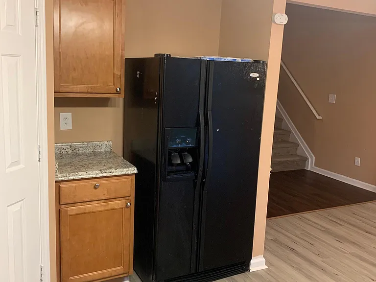 2179 Executive Dr — Photo 8
