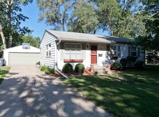 4401 Ozark St NE, Cedar Rapids, IA 52402