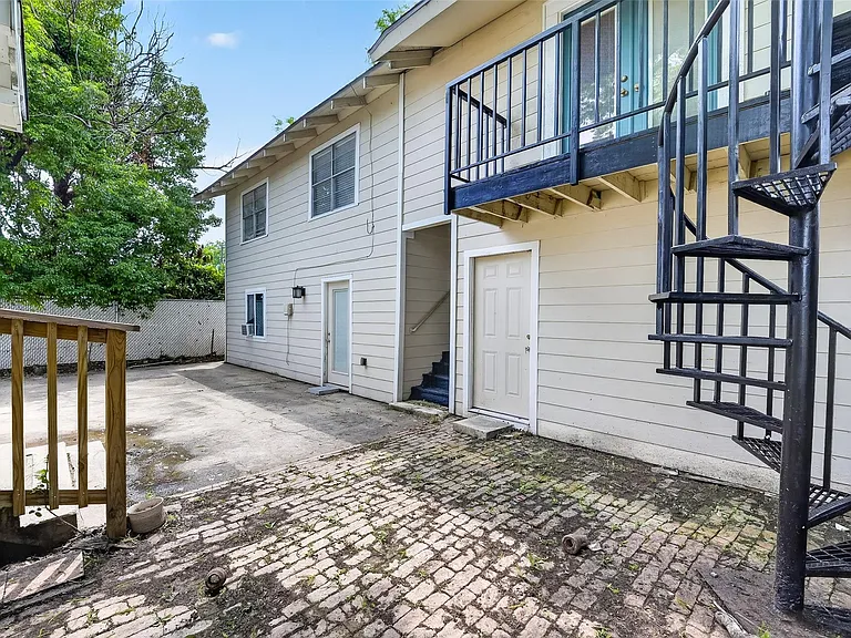 6832 Avenue I — Photo 9
