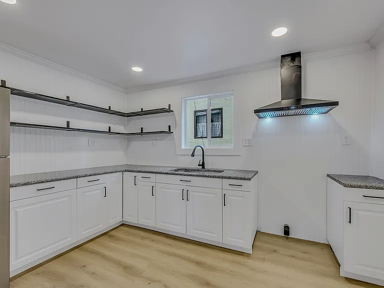 14 Wyoming St #A — Photo 2
