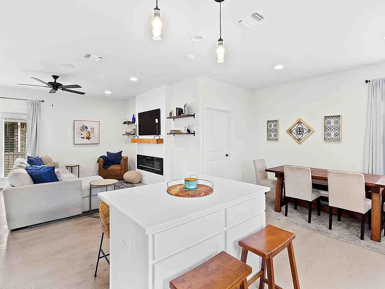 7910 Ella Lee Ln — Photo 14