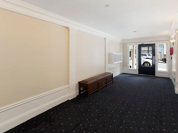 3rd image of 1427 Larkin St APT 4