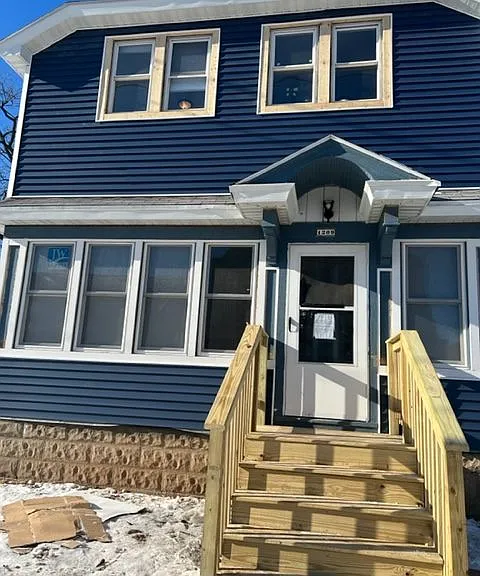 1209 N Morrison St — Photo 1