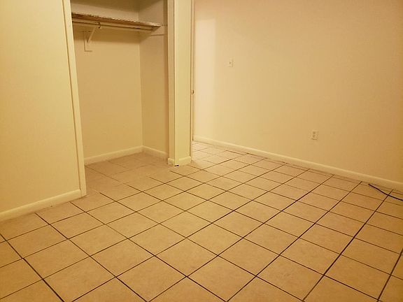 4th image of 1061 Palmetto Ave #7