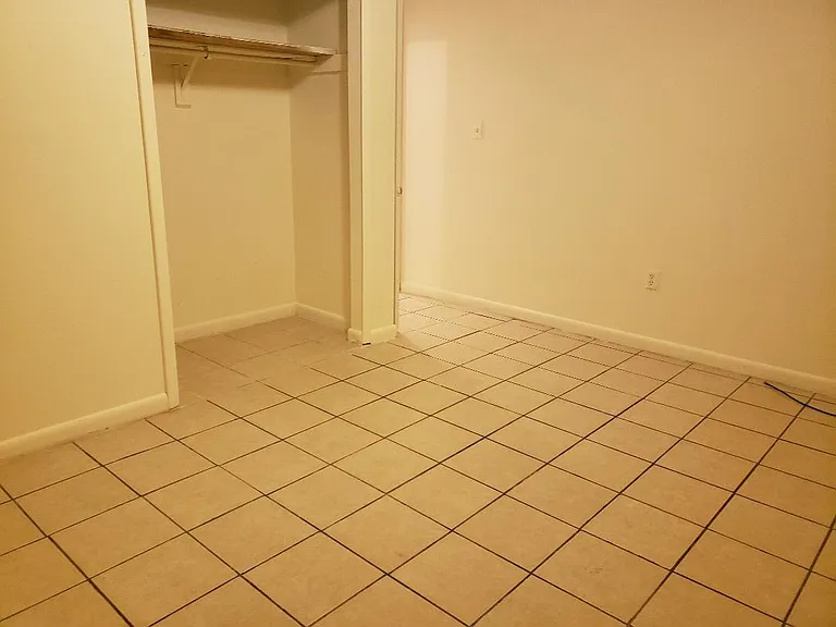 1061 Palmetto Ave #7 — Photo 4