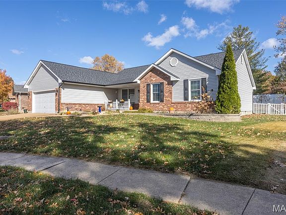 3rd image of 6820 Copper Falls Ct
