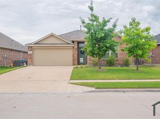 8908 Devonshire Dr, Fort Worth, TX 76131