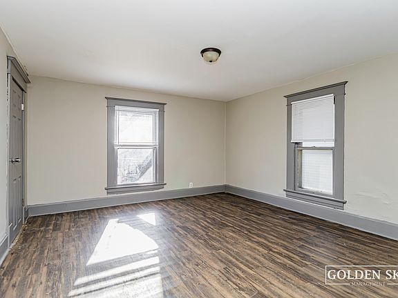 4th image of 1114 Mourer St