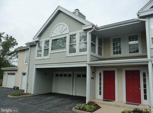 1001 Country Place Dr, Lancaster, PA 17601
