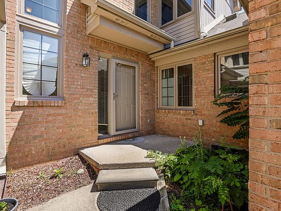 2nd image of 4623 Royal Cove Dr