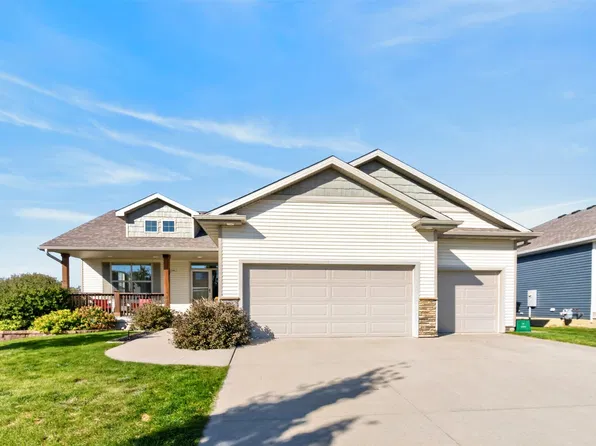 2502 E 47th St, Des Moines, IA 50317