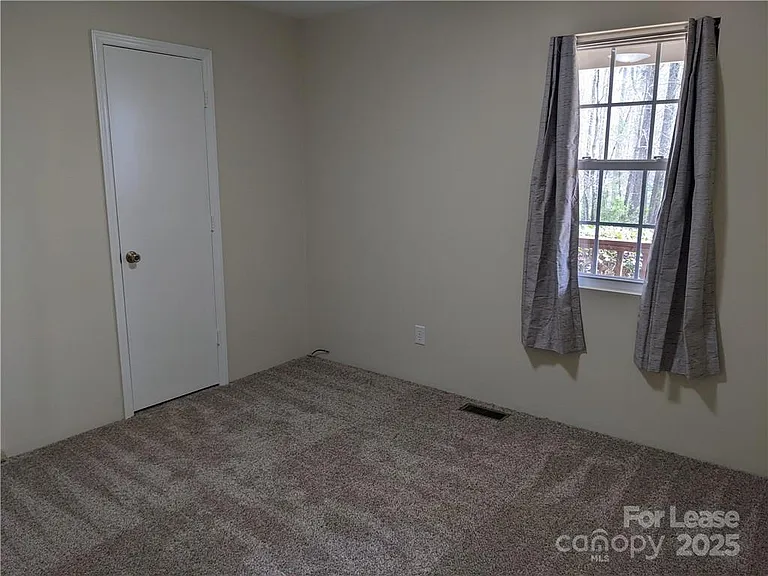 8505 Mount Holly Hntrsvlle Rd — Photo 18