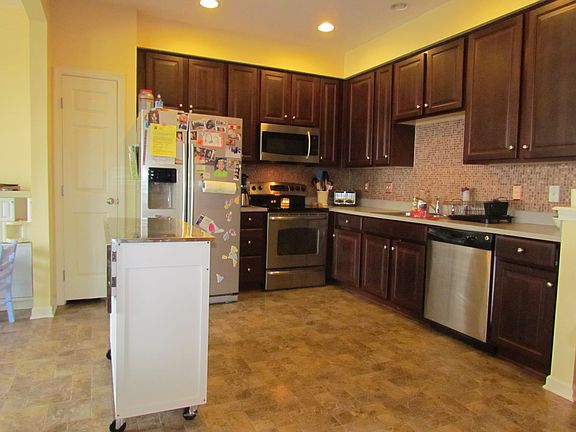 5th image of 9 Tuxford Ln