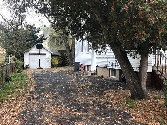 3 car- Driveway