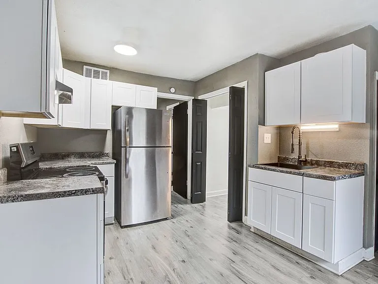 2307 S Fraser St — Photo 9