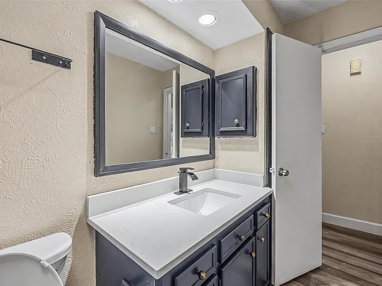 7907 Chancel Dr — Photo 24