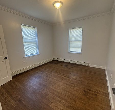 3rd image of 435 Walnut Ave APT 4
