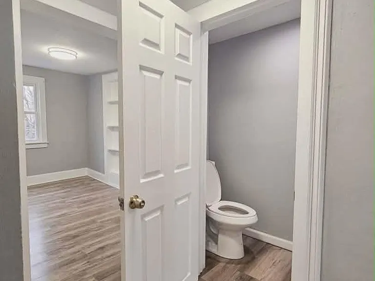 190 Conklin Ave #1 — Photo 3