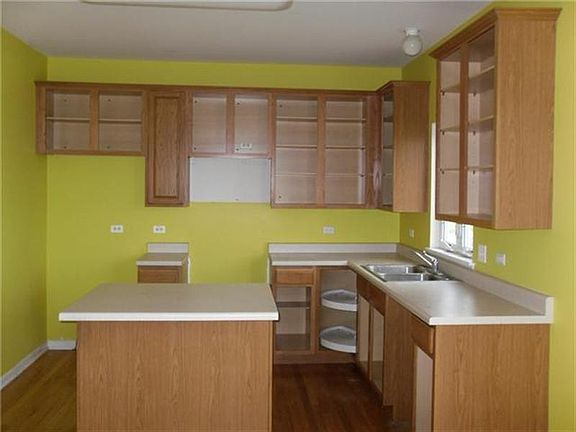 5th image of 5400 Glenbrook Trl