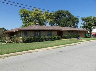 111 Decatur St, Nocona, TX 76255