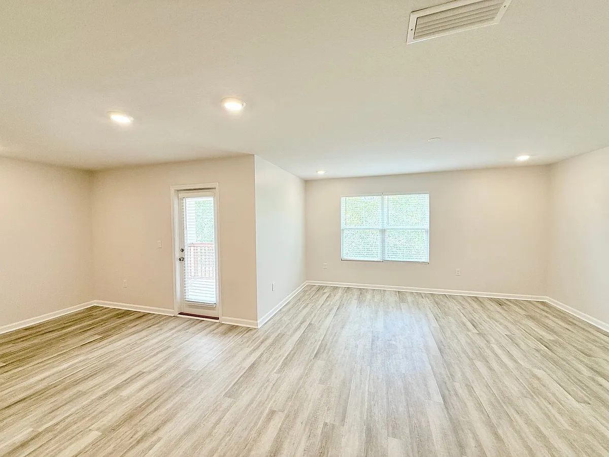 Building Photo - 6130 Native Dancer Way